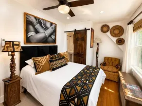 Luangisa African House - Room