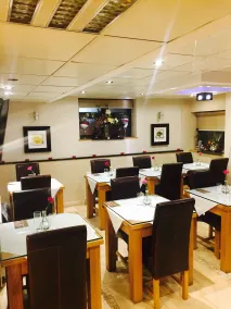 Homestay Hotel - Restaurant