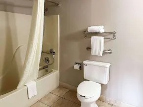 Motel 6 Atlanta GA Atlanta Airport East - Baño