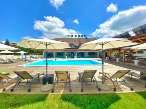 16 Lakes Hotel - Piscine