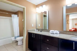 TownePlace Suites by Marriott Charlotte Mooresville - Salle de bain