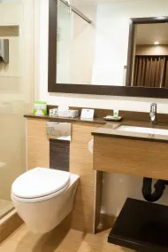 Glenrrock Inn And Suites - Bathroom