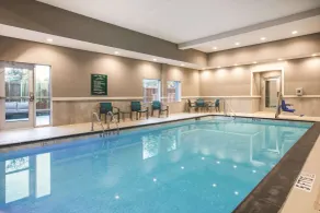 La Quinta by Wyndham Dallas - Richardson - Piscine