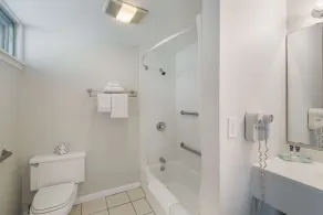 Americas Best Value Inn-Painted Post - Salle de bain