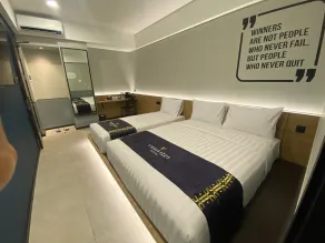 FIERIS IZZY HOTEL - Habitación