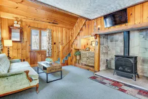 2 Mi to Ossipee Lake: Forest-view Sanctuary! - Innvendig