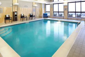 Courtyard by Marriott Akron Downtown - Piscine