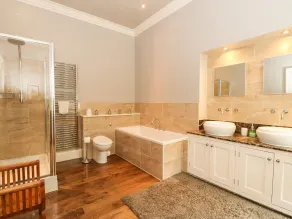 LODGE BEARNOCK, acceptant les animaux, cottage de vacances de luxe à Cannich - Salle de bain