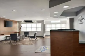 Microtel Inn & Suites by Wyndham Baton Rouge - Lobby
