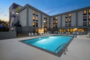 Spark by Hilton Decatur - Piscine