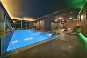 Chateau Loucen Garden Retreat - Piscina