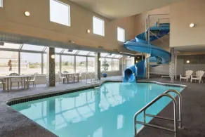 Days Inn by Wyndham Regina Airport West - Piscine