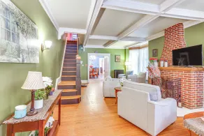 Historic Home w/ Yard in the Heart of Reading! - Interiör