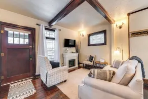 Historical Dtwn Loveland Home w/ Wraparound Porch! - Interiør