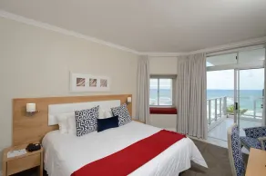 Peninsula All Suite Hotel by Dream Resorts - Room
