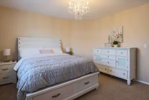 Charming Anchorage Townhouse w/ Fire Pit! - Værelse