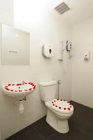 New Century Hotel Melaka - Bathroom