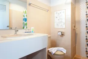 We Briza Hotel Chiangmai - Baño