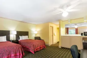 Days Inn by Wyndham Savannah Airport - Rum