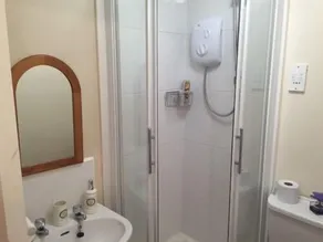 The Punchbowl Inn - Bathroom