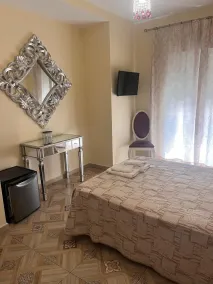 Hostal Flor de Lis - Lojo - Room