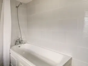 Greenfinch - Bathroom