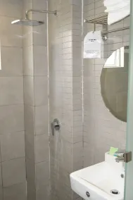 Double Happiness Hotel - Salle de bain