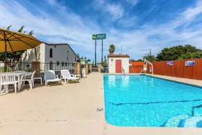 Quality Inn Near Fort Hunter Liggett - Pool