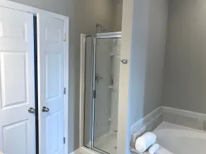 Experience a First Class Stay - 2 BDRM - Bathroom