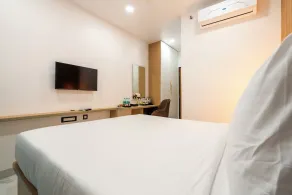 Rcc Hotels Gachibowli - Chambre