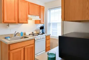 Walk to Downtown & Beach: Ocean Grove Apartment! - Intérieur