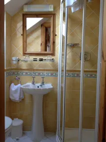 Copper Kettle B&B - Bathroom