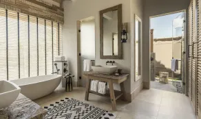 Four Seasons Resort Seychelles at Desroches Island - Bathroom