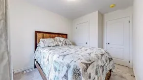 Elegant 3-bedroom House - Bowmanville - Værelse