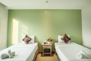 At Ruam Chok Hotel - Room