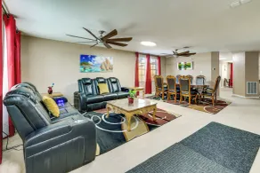 9BR Group Getaway Outside Fort Worth - Interiör