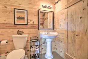 Mountain Home Cabin Rental w/ Fire Pit! - Interior