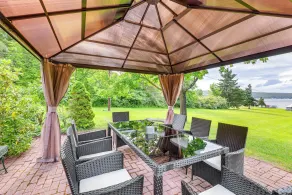 Keuka Lake Cabin w/ Boat Dock Access & Fire Pit! - Interni