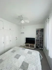 FLAT Surrounded by Nature WIFI & Pool & beach Nearby - Værelse