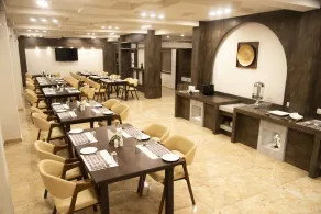 CLICK HOTEL TULSI - Restaurante