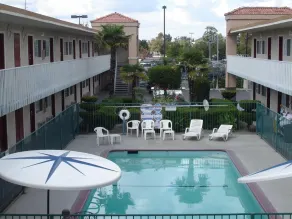 Dream Inn - Piscine