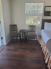 Bide-A-Wee Inn and Cottages - Room