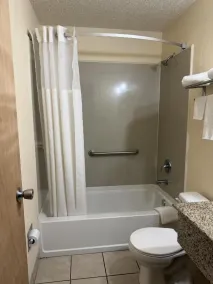 LaVale Inn Cumberland Area - Badezimmer