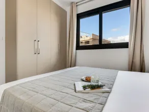 One-Bedroom Apartment with Balcony - Room