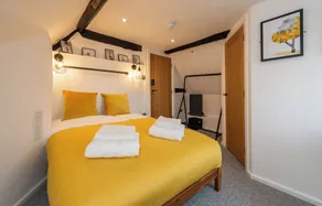 riize - central refurbished self check-in 5 room hotel - Chambre
