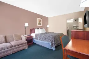Days Inn by Wyndham Dublin GA - Room
