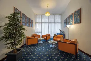 iH Hotels Milano Eur - Trezzano sul Naviglio - Siddeområde i lobbyen