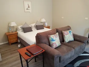 Oyster Cove Chalet - Room