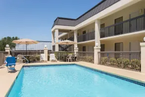 Baymont by Wyndham Griffin - Piscine