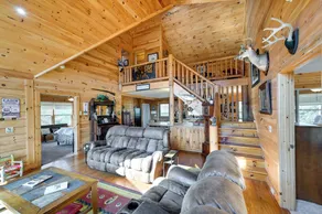 Rustic Fancy Gap Cabin w/ Blue Ridge Parkway Views - Innenbereich